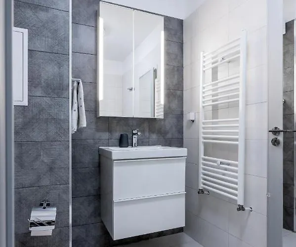 Urban Elegance At Its Finest Stylish 1-bd Flat By Flat Mаnager شقة